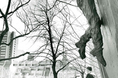 Attendees at the third Day of Mourning sponsored by the Hamilton and District Labour Council. This somber annual tradition, memorializing those who died or were injured on the job, continues today, April 28, 1992. Courtesy of The Hamilton Spectator Collection, Local History & Archives Department, Hamilton Public Library.